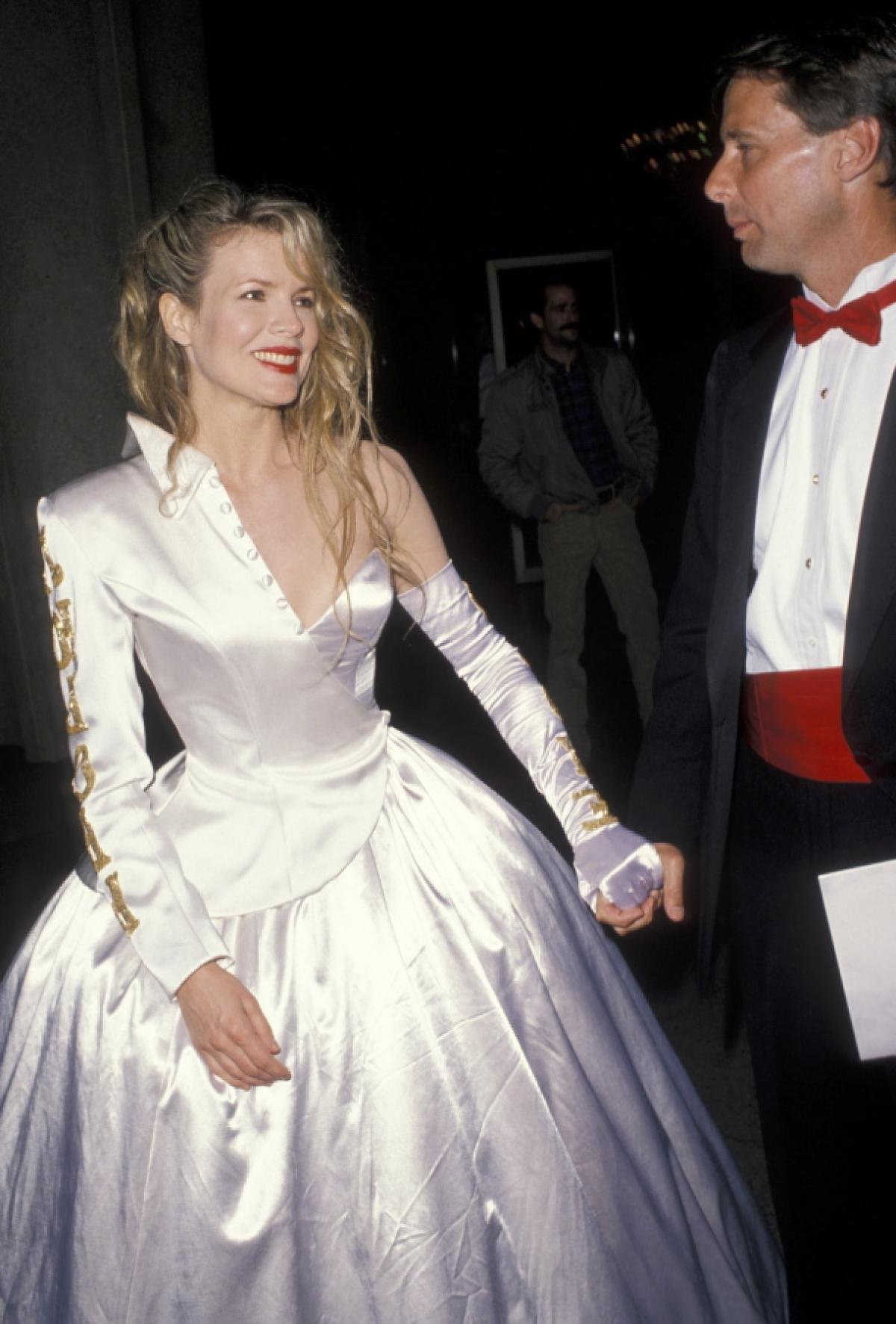 Kim Basinger en los premios Oscar de 1990.