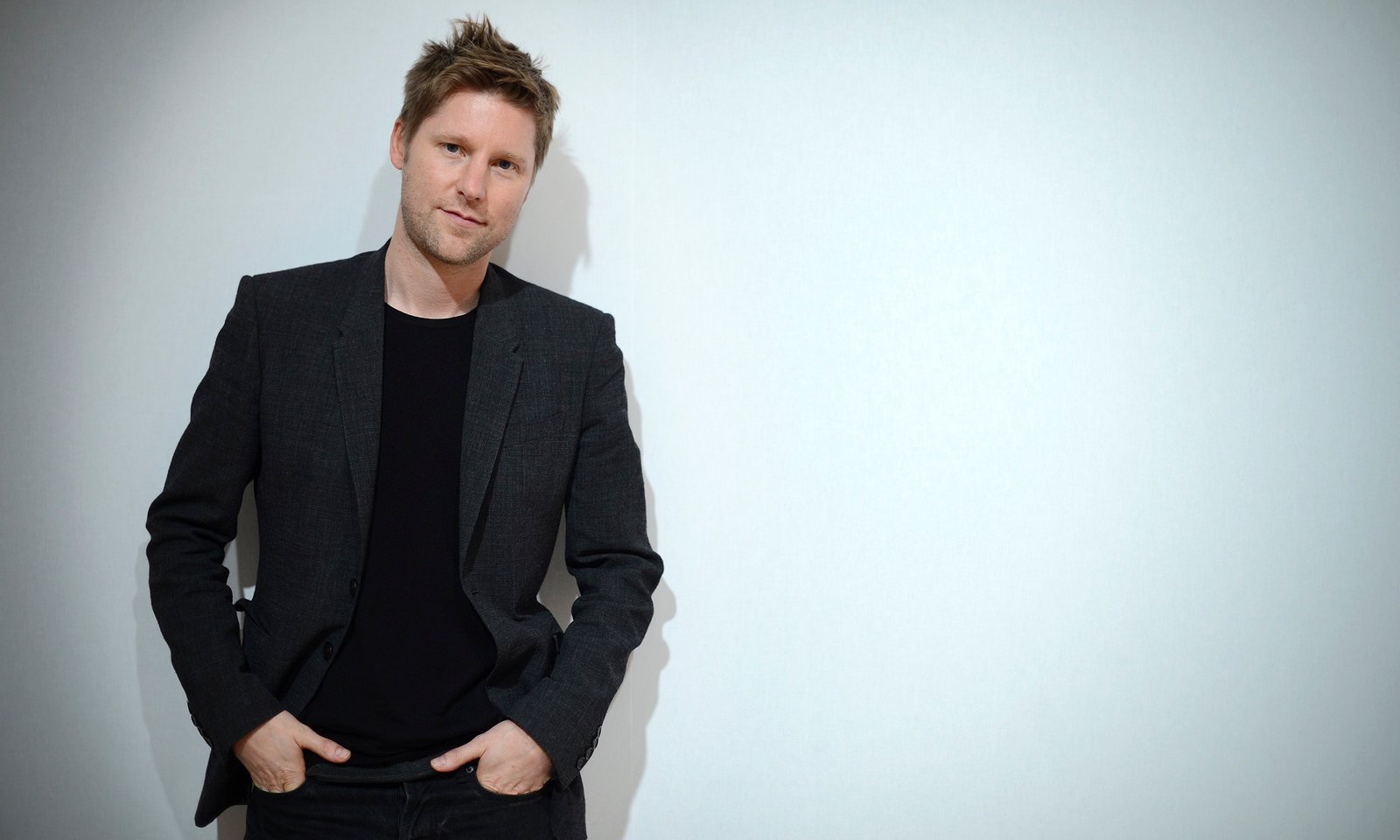 Christopher Bailey asume la dirección de Burberry