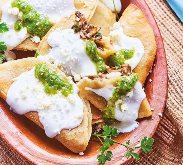 Quesadillas fritas con hongos Revista KENA México