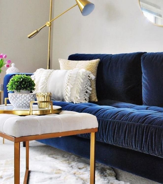 Mueble con terciopelo color azul