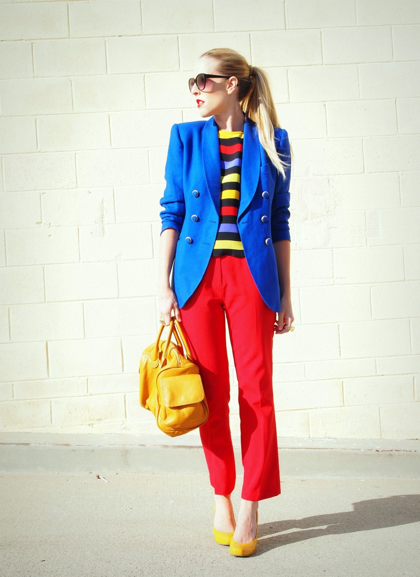 Colour block street style outfit, orange and blue  Trajes de color  blocking, Combinaciones de colores de moda, Conjuntos naranjas