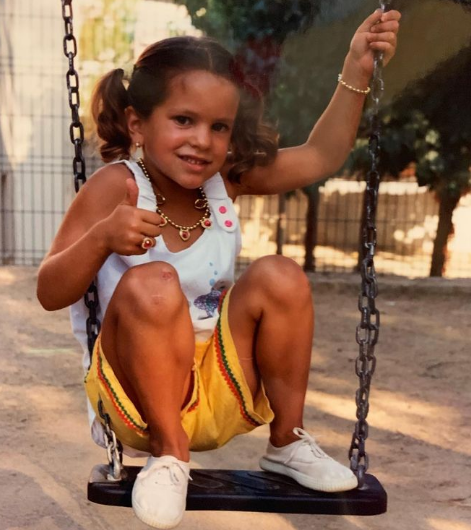 Rosalía de niña. Foto de Instagram: @rosalia.vt