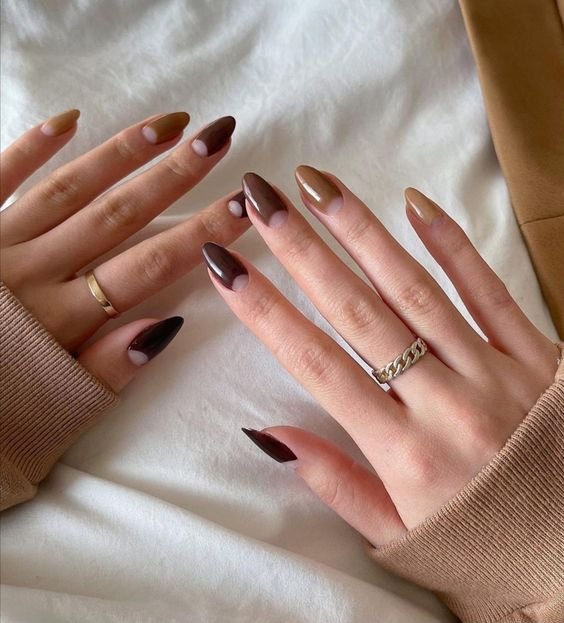 Minimal Brown nails