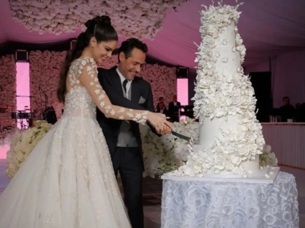 Pastel de boda de Marc Anthony y su esposa Nadia. Foto: Mui.kitchen en Pinterest 
