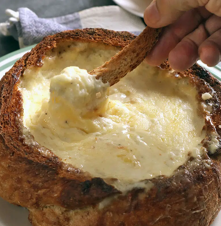 Hogaza de pan con queso, ¡es riquísimo! Foto: divinacocina en Pinterest
