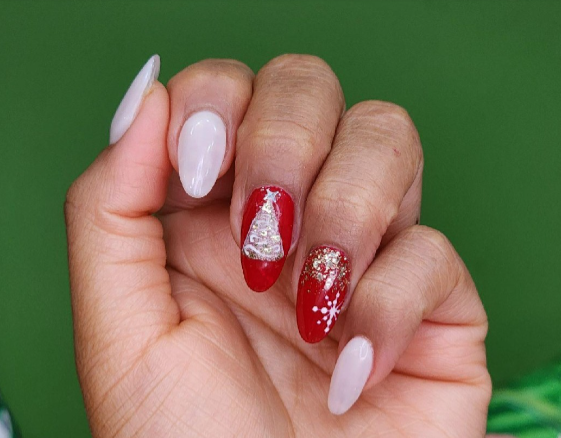 Diseños de uñas para diciembre. 