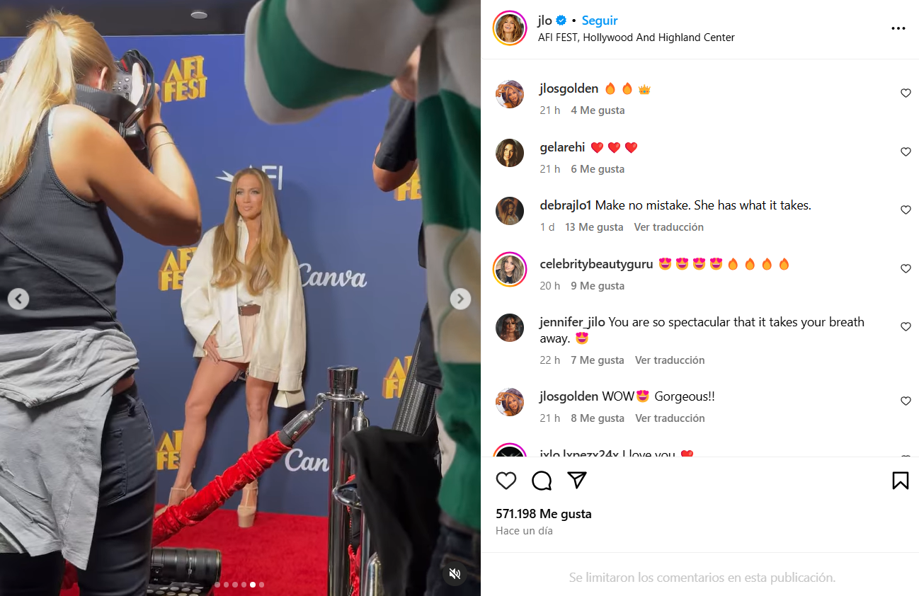 Este es el look que Jennifer López hace viral. Foto tomada de su cuenta persona de Instagram: jlo
