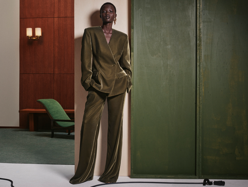 Terciopelo satín en esta tendencia. Foto H&M