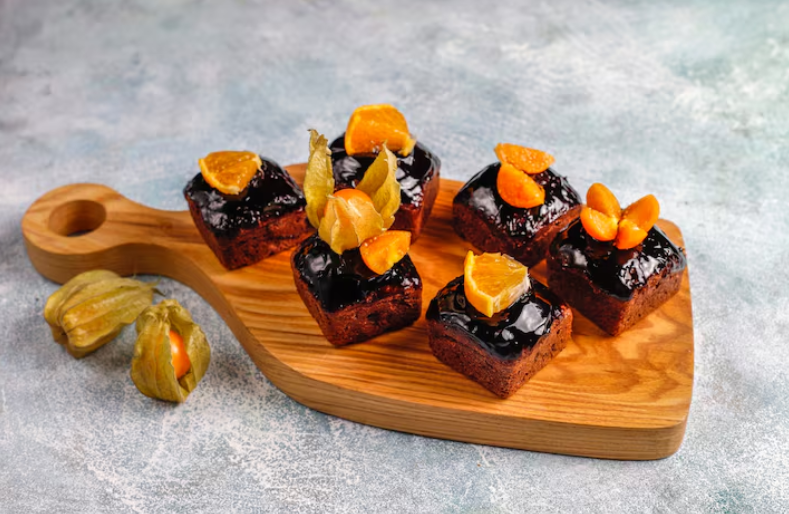 A continuación te dejamos recetas dulces fáciles para Navidad con ciruela pasas. Freepik