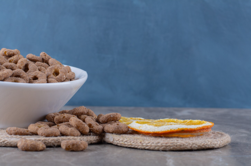 Alimentos para mascotas. Freepik