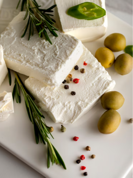 En tus comidas navideñas evitar quesos altos en grasa