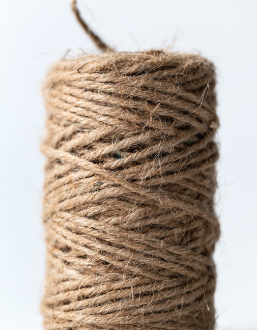 ¿Ya tienes tu rollo de yute para iniciar esta manualidad?