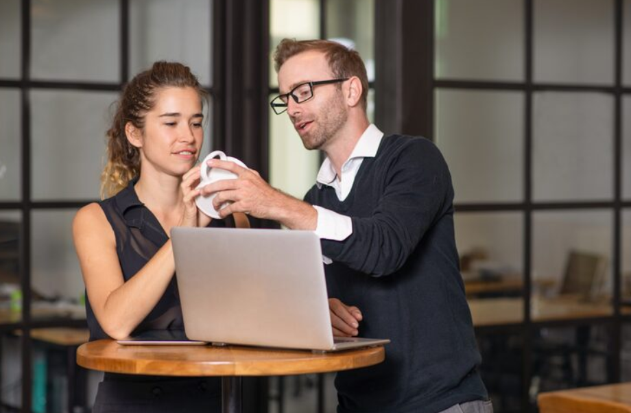 Políticas de transparencia laboral- Romance de oficina