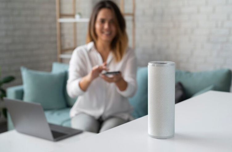 Altavoces inteligentes para automatización doméstica