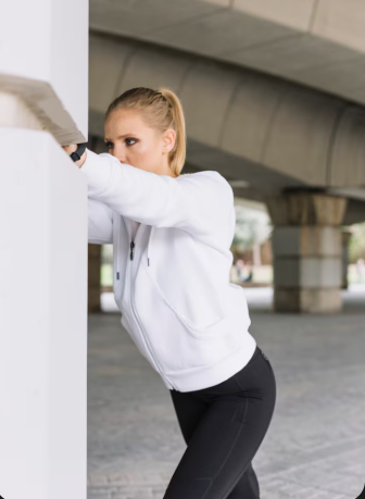 Apertura de pecho contra la pared