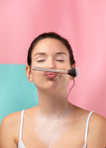 Cosmética viral con brochas sintéticas