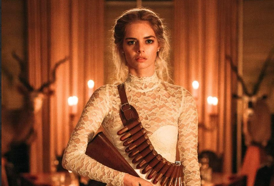 Grace (Samara Weaving)