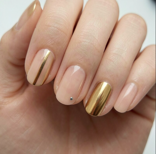 Uñas sofisticadas metalizadas
