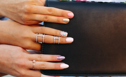 Uñas cortas elegantes y sencillas