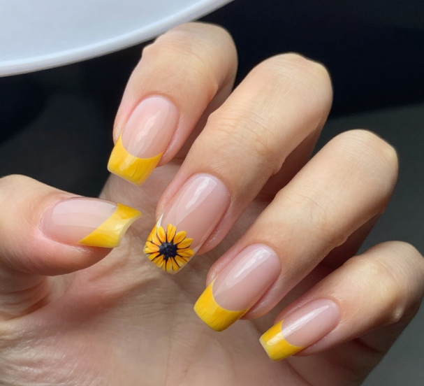 Manicura de girasoles