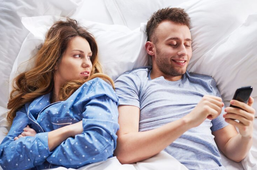 Relaciones de pareja y tecnología