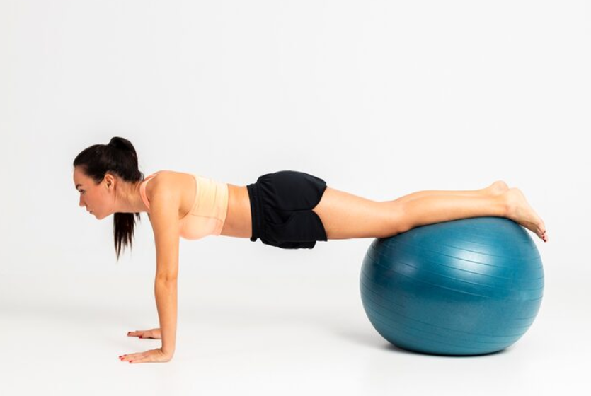Abdominales con pelota de pilates